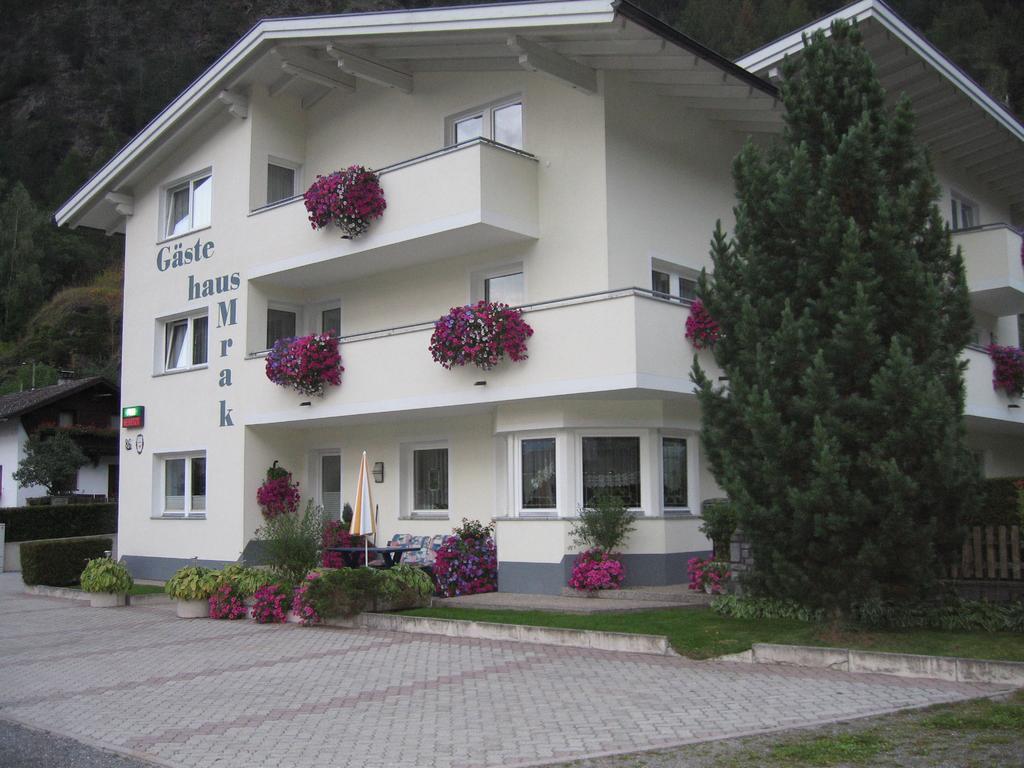 Gaestehaus Mrak Längenfeld Exterior foto